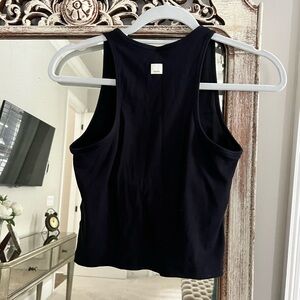 Vuori Black cropped athletic tank size small women’s